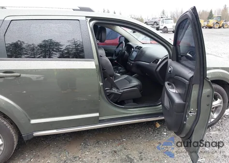 2016 Dodge Journey Crossroad Plus z USA, uszkodzony, nr VIN 3C4PDCGB3GT203179